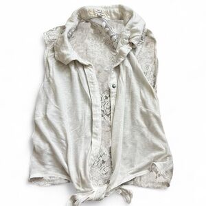 Iris Los Angeles Sleeveless Lace Blouse - Cream